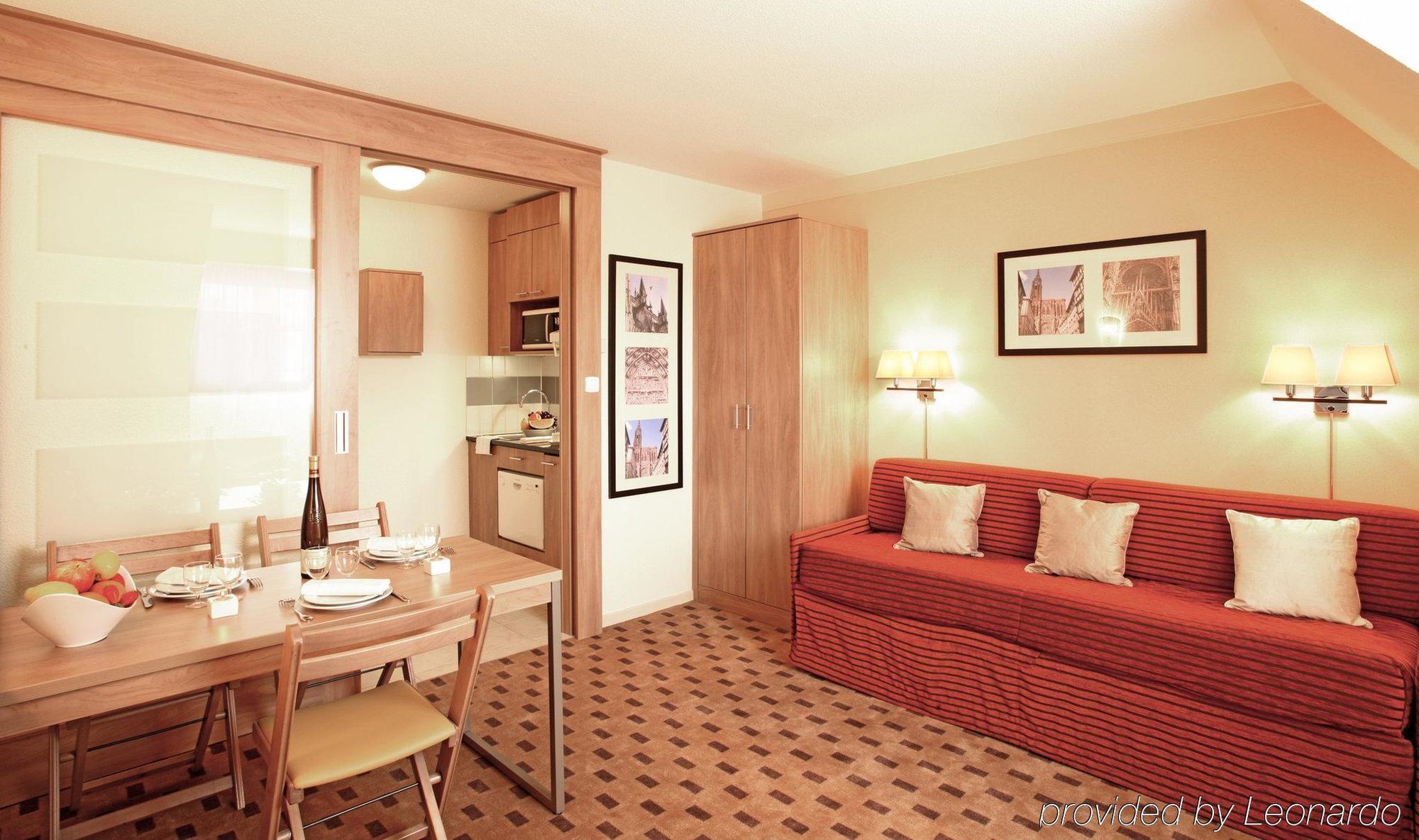 Aparthotel Citadines Kléber Strasburgo Camera foto